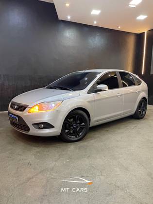 FORD FOCUS 1.6 GL 16V FLEX 4P MANUAL FORD FOCUS 1.6 GL 16V FLEX 4P MANUAL